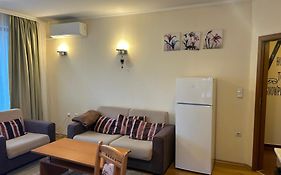 2 Bedroom Apartment Near Gondola